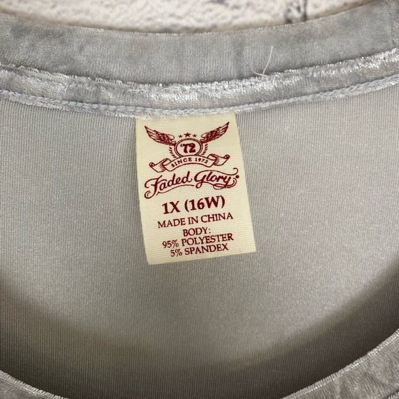 Faded Glory Silver Velvet Short Sleeved Top size 1X - Picture 3 of 7